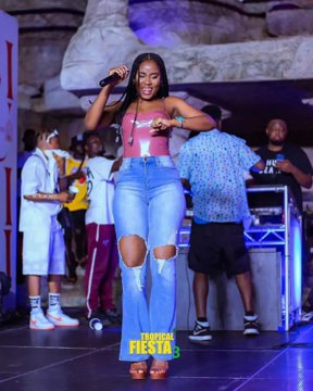 Singer Mz Vee hits the stage